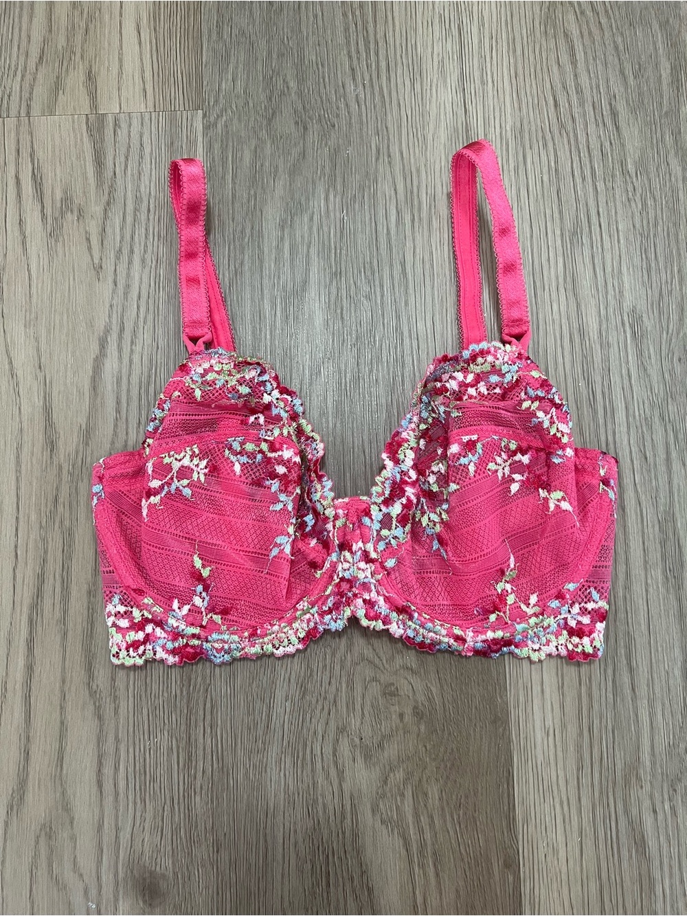 Wacoal Embrace Lace Underwire Bra in Pink with Pastel Lace 65191 Size 34DD